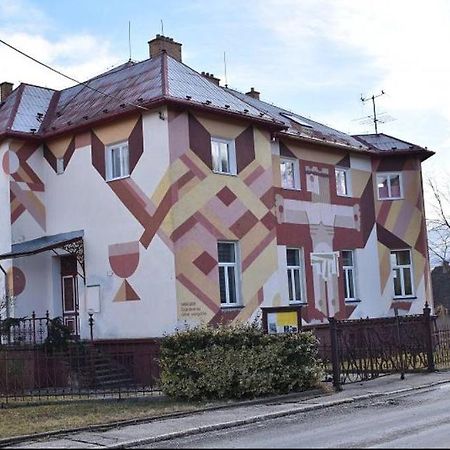 Kemp A Stanovani Na Fare Javorník Buitenkant foto