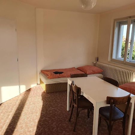 Kemp A Stanovani Na Fare Javorník Buitenkant foto
