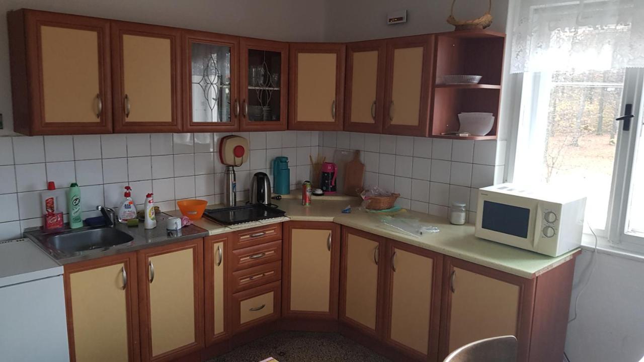 Kemp A Stanovani Na Fare Javorník Buitenkant foto