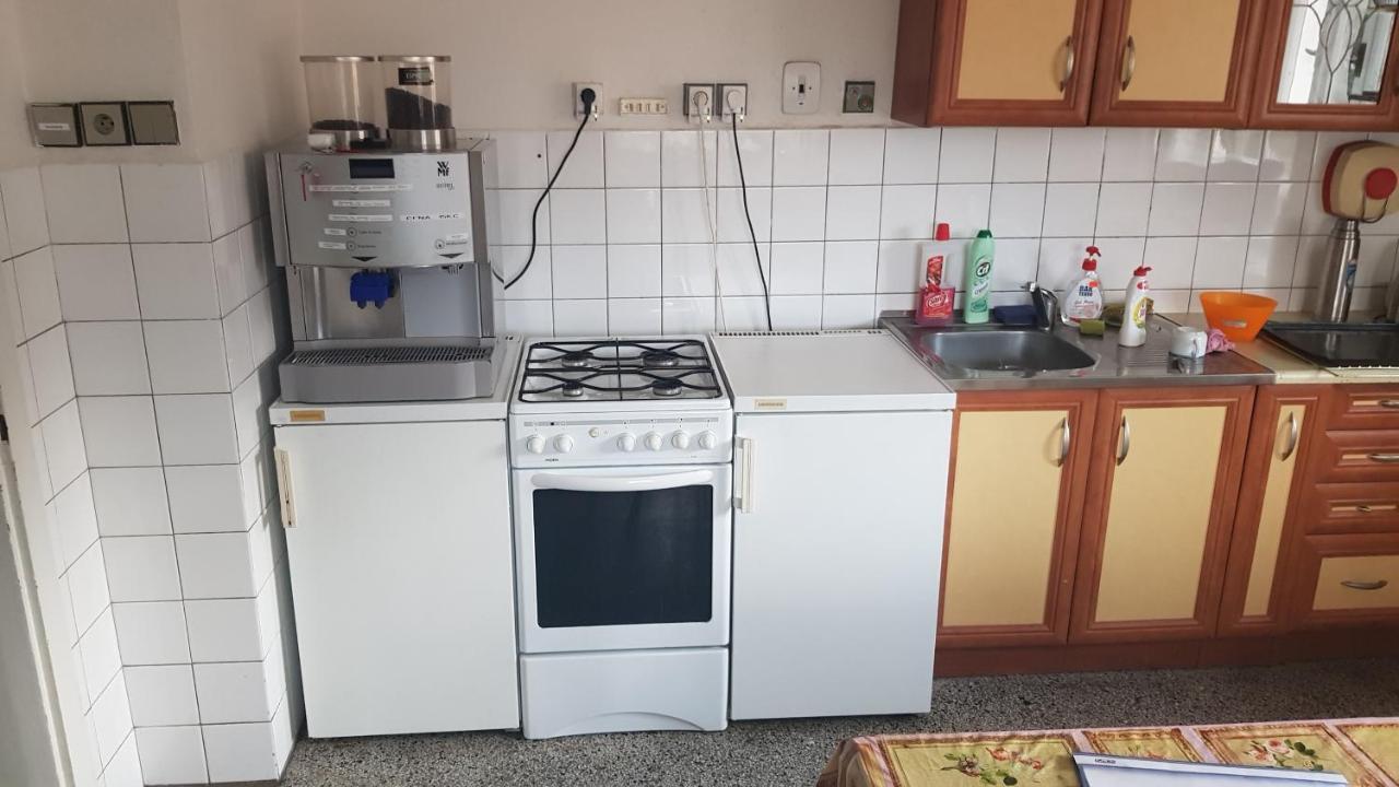 Kemp A Stanovani Na Fare Javorník Buitenkant foto